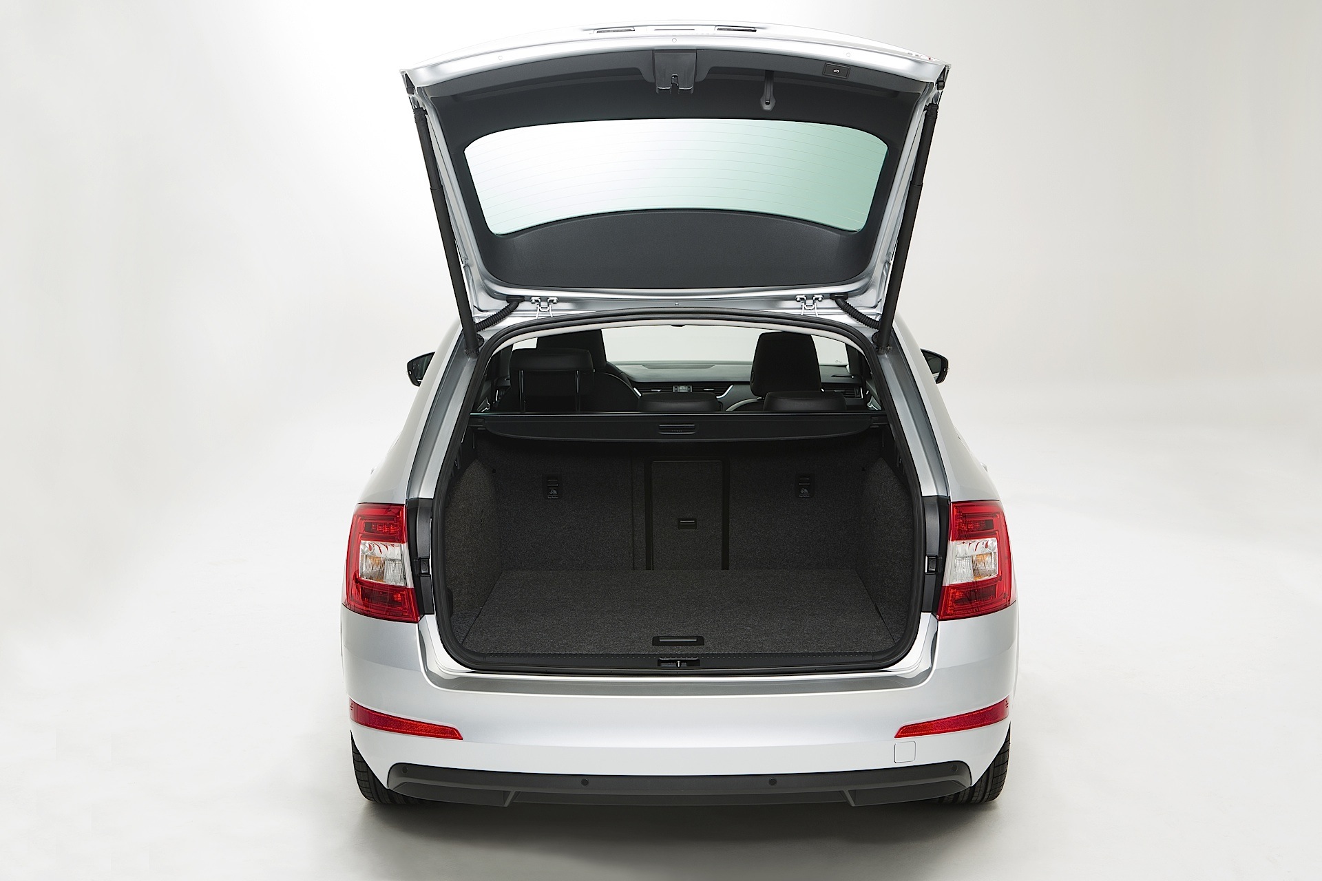 Skoda Octavia Combi photo 17