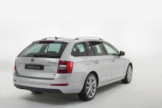 Skoda Octavia Combi photo 2