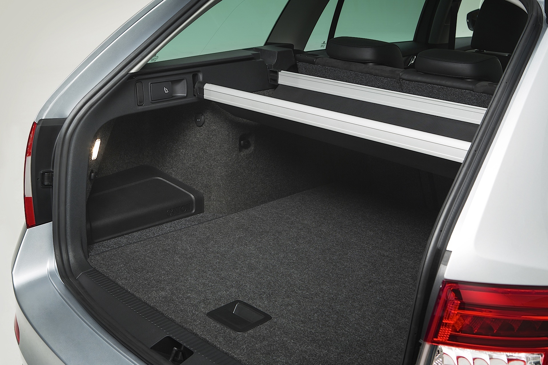 Skoda Octavia Combi photo 22