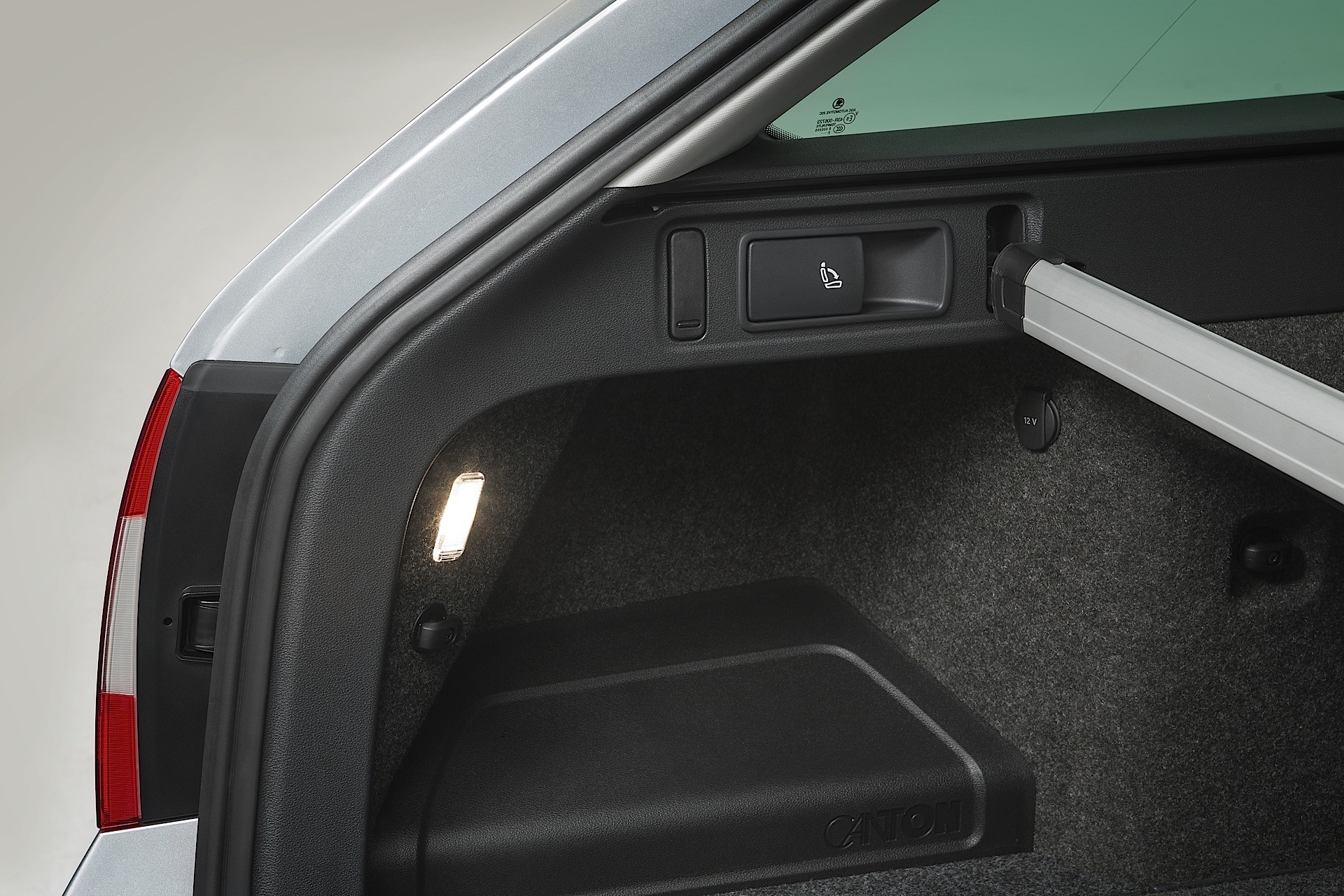 Skoda Octavia Combi photo 23