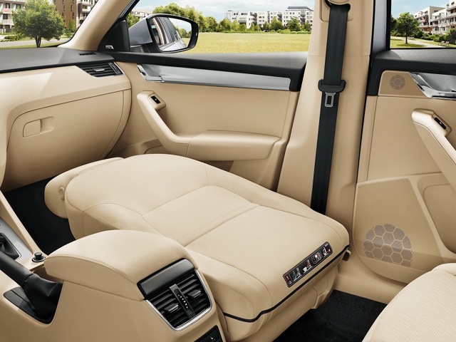 Skoda Octavia Combi photo 27