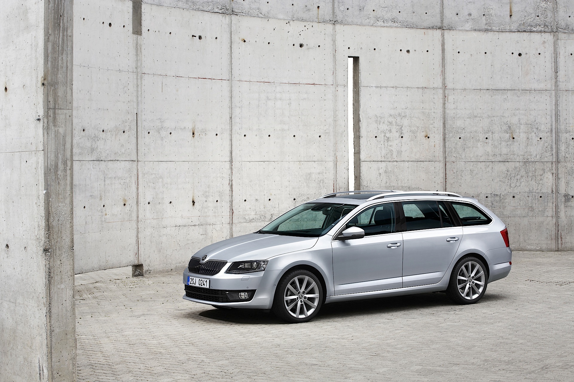 Skoda Octavia Combi photo 8