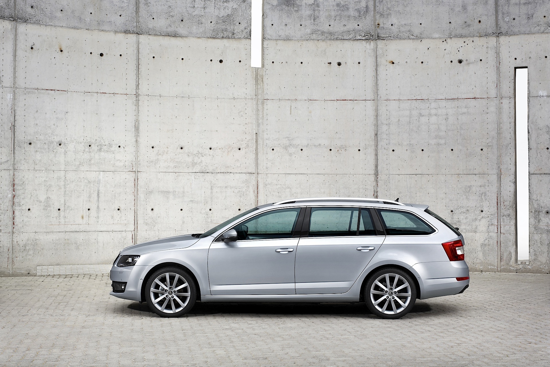 Skoda Octavia Combi photo 9