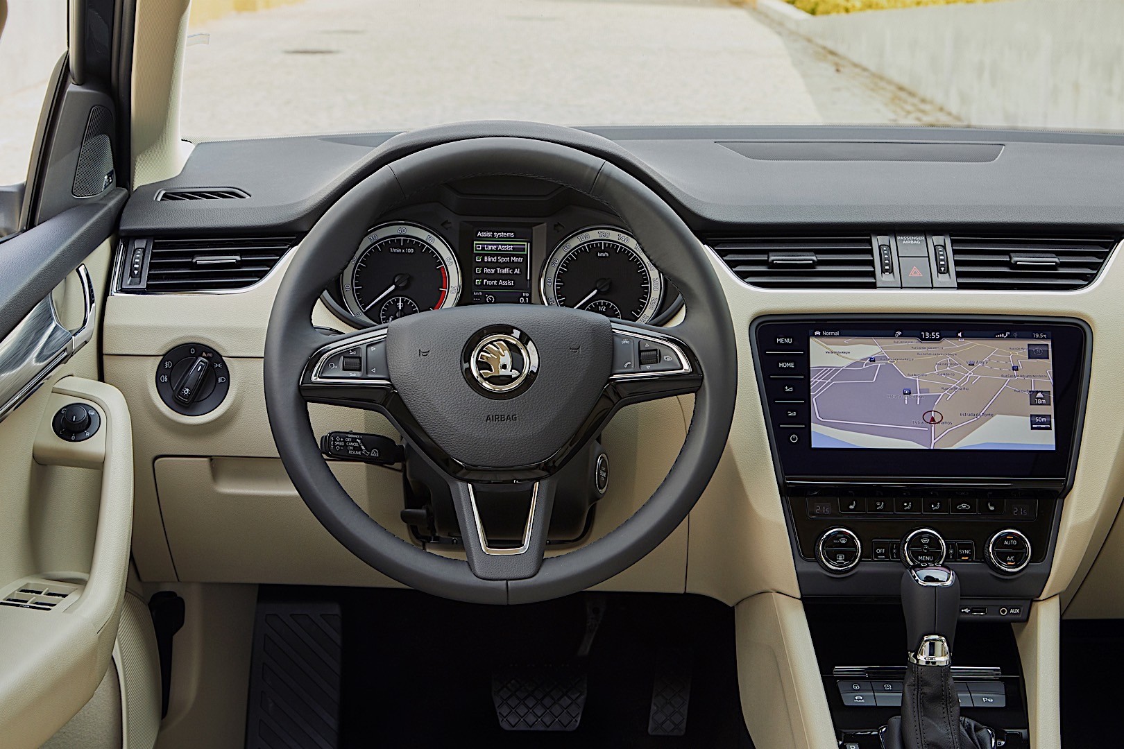 Skoda Octavia Combi photo 33