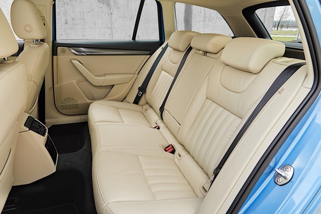 Skoda Octavia Combi photo 39