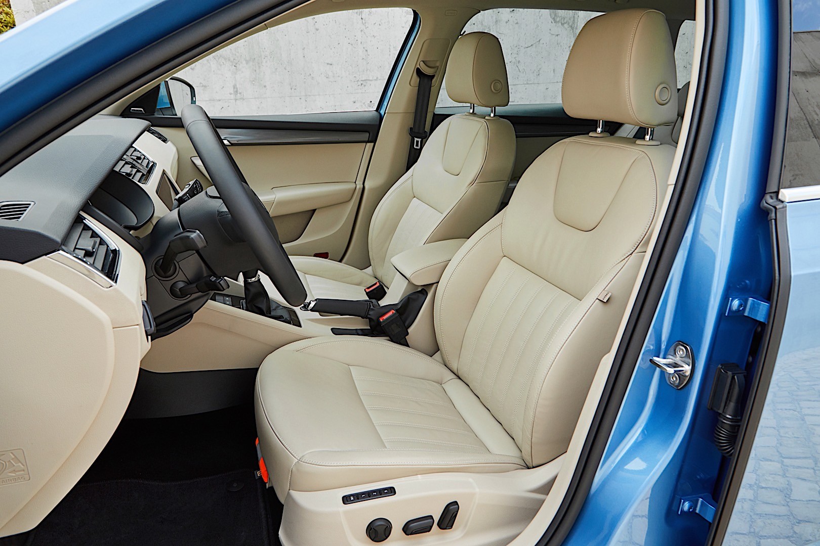 Skoda Octavia Combi photo 40