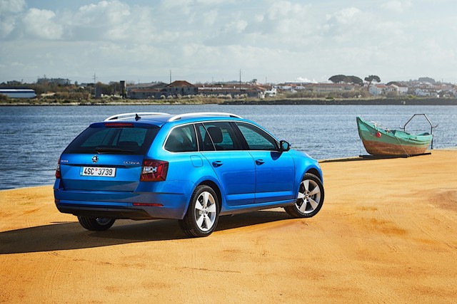 Skoda Octavia Combi photo 3