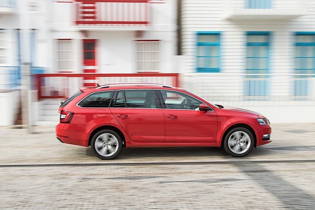 Skoda Octavia Combi photo 5