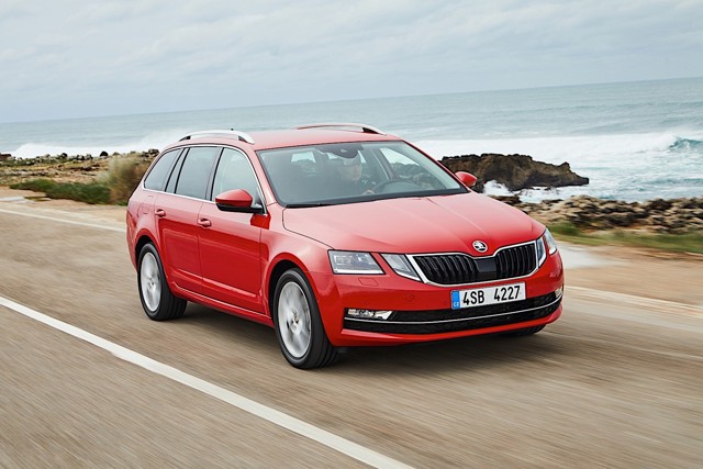 Skoda Octavia Combi photo 9