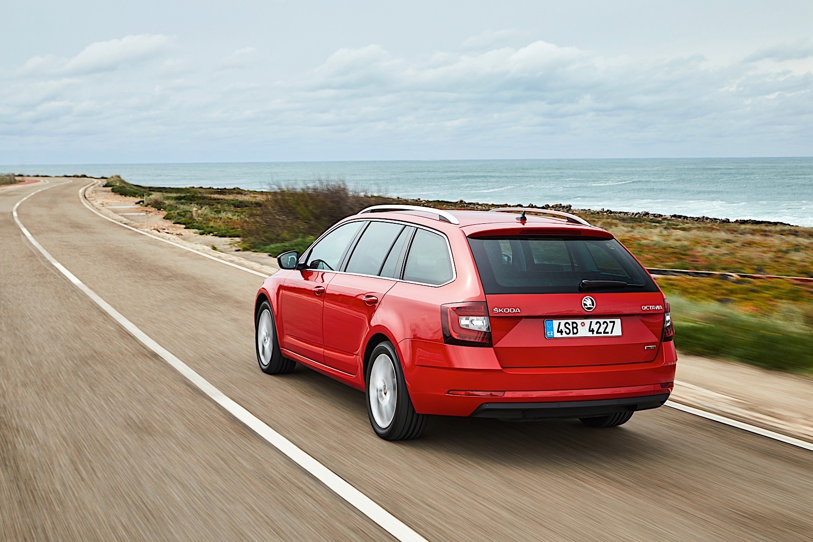 Skoda Octavia Combi photo 12