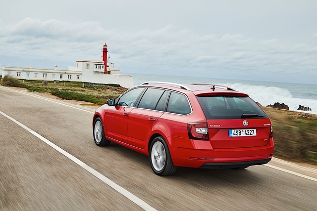 Skoda Octavia Combi photo 20