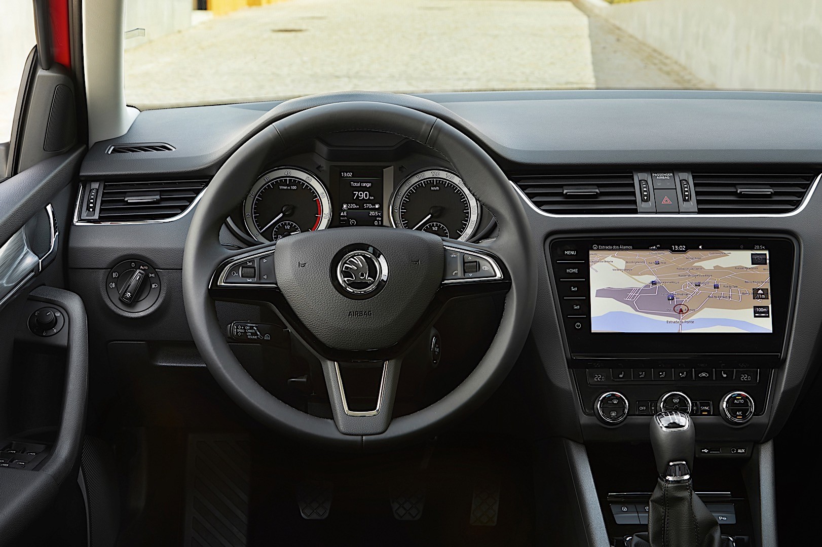 Skoda Octavia Combi photo 29