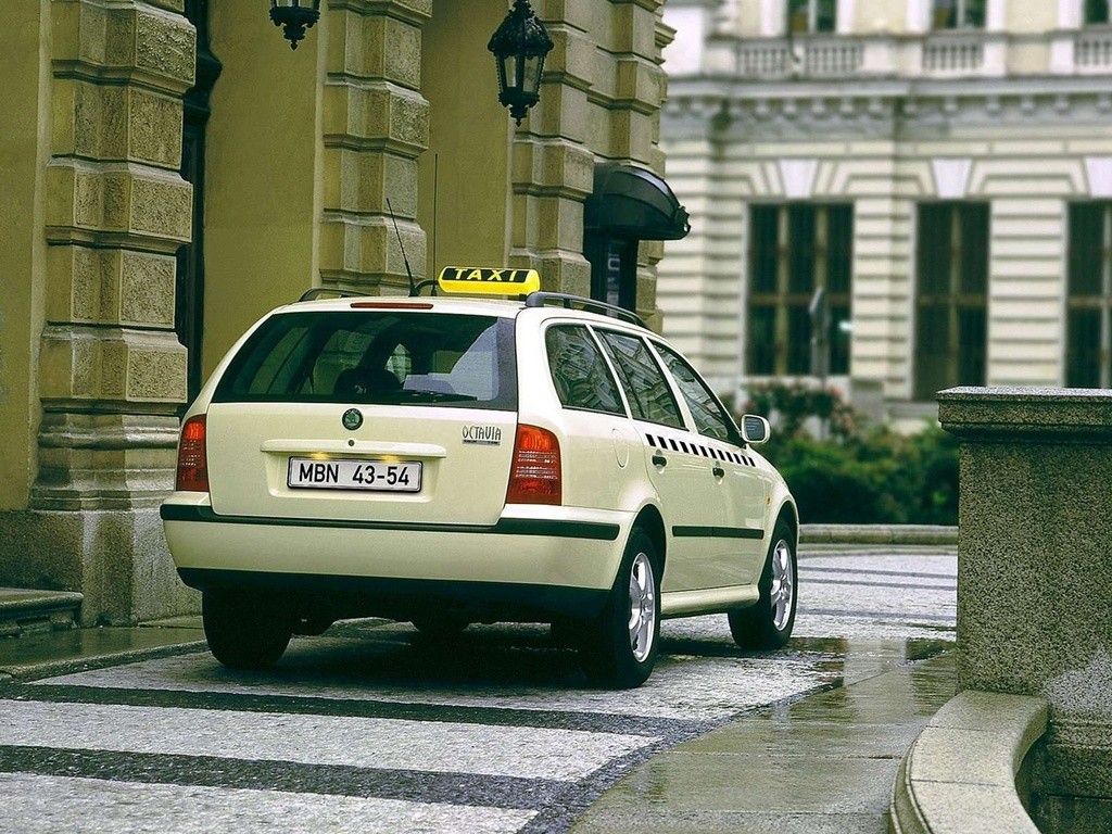 Skoda Octavia Combi photo 3