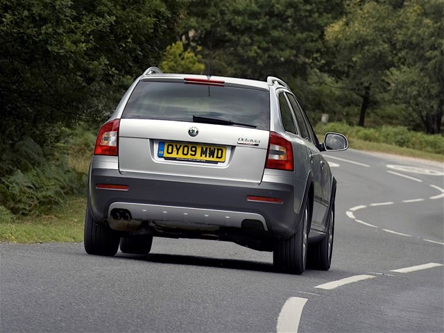 Skoda Octavia Scout foto 21