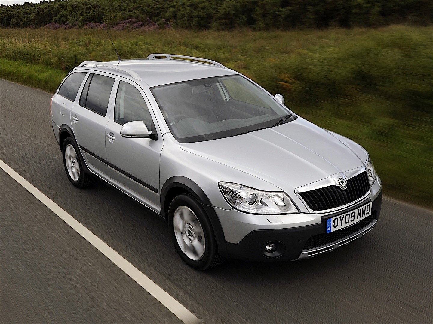 Skoda Octavia Scout photo 2