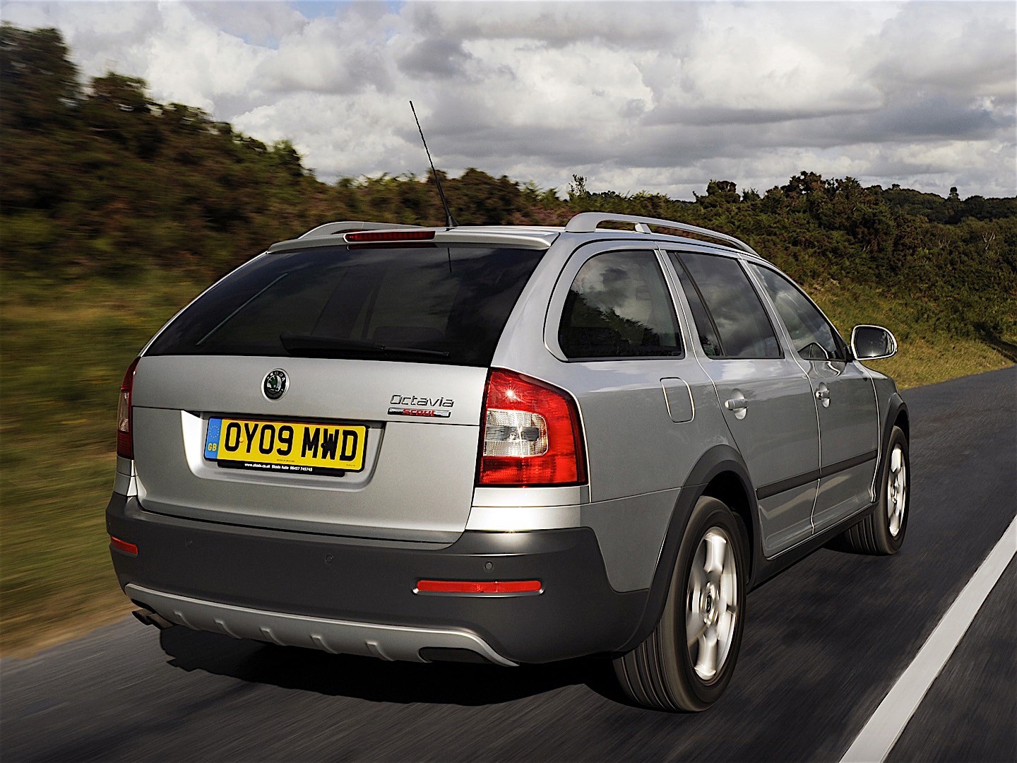 Skoda Octavia Scout photo 4