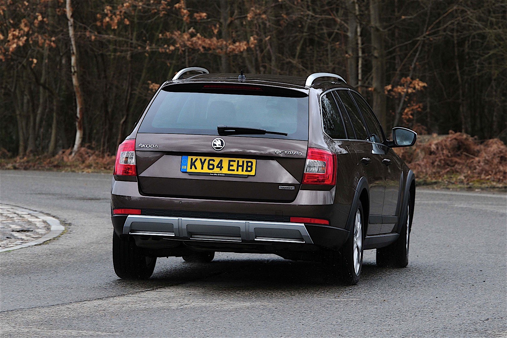 Skoda Octavia Scout photo 3