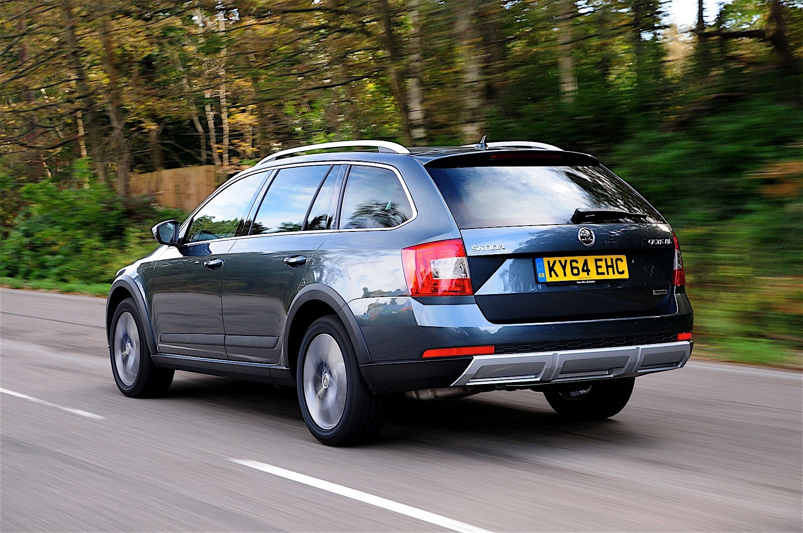 Skoda Octavia Scout photo 8
