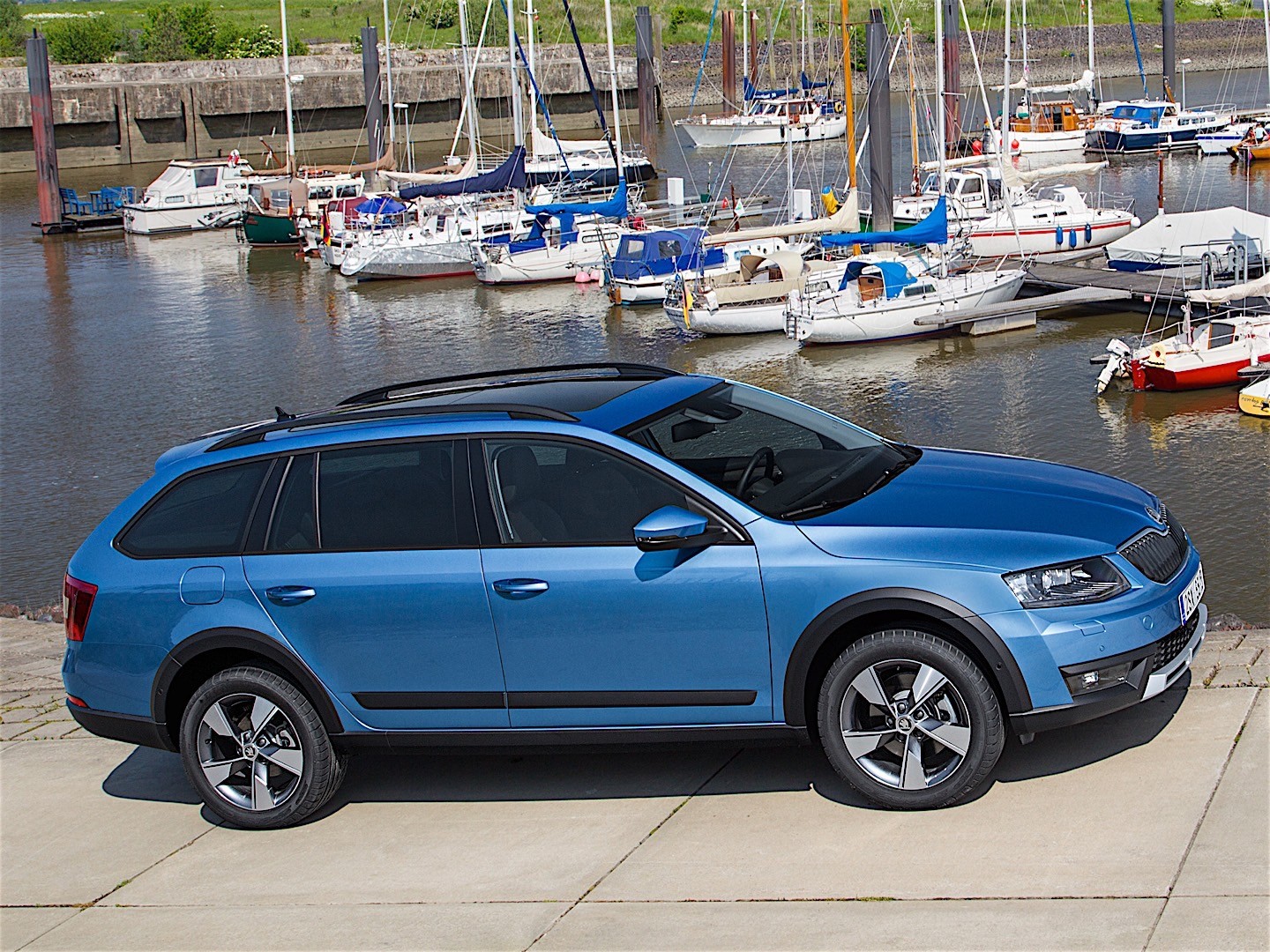 Skoda Octavia Scout photo 23