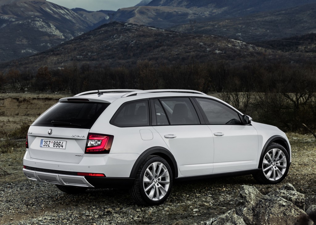 Skoda Octavia Scout photo 2