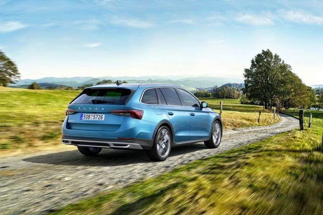 Skoda Octavia Scout photo 4
