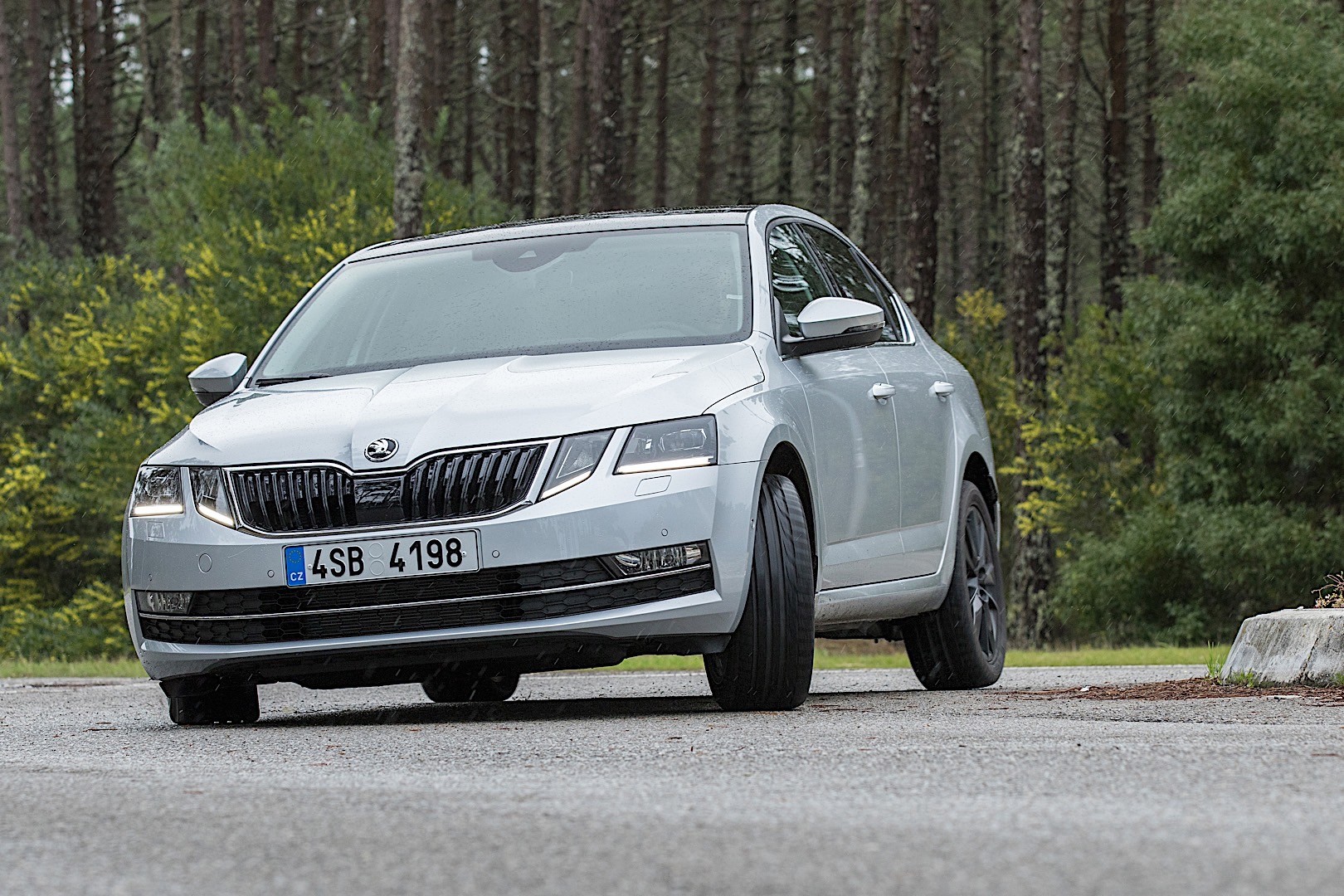 Skoda Octavia photo 2