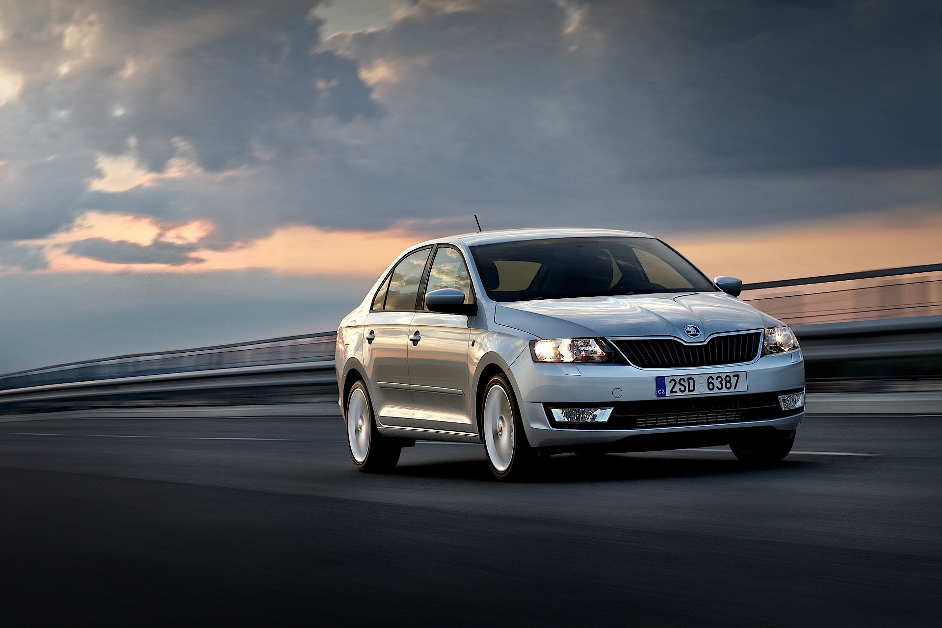 Skoda Rapid photo 3