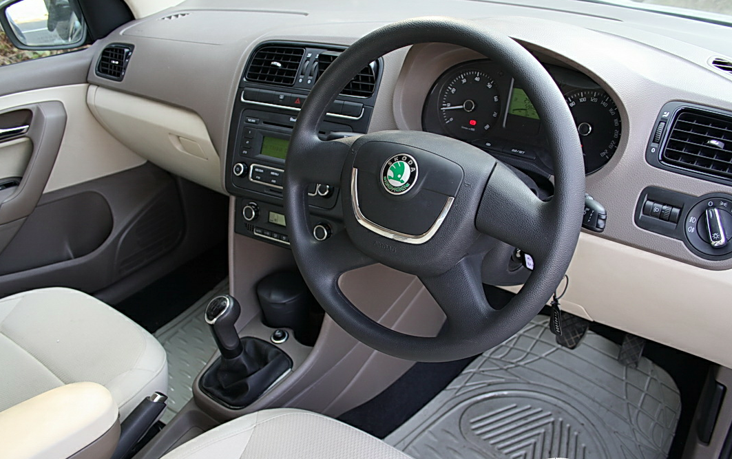 Skoda Rapid photo 9