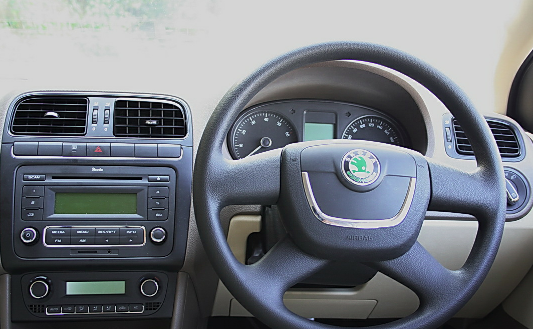Skoda Rapid photo 11