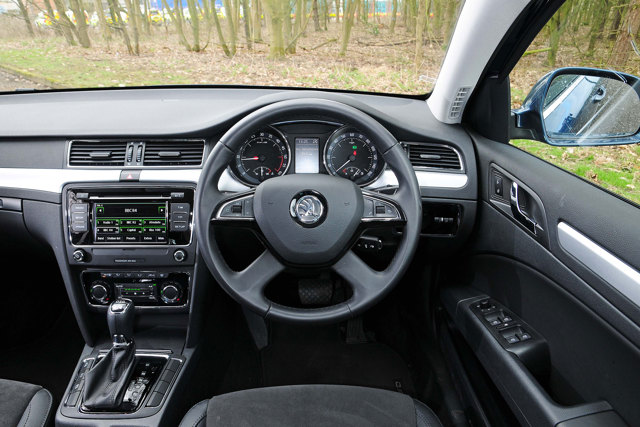 Skoda Superb Combi / Scout photo 44