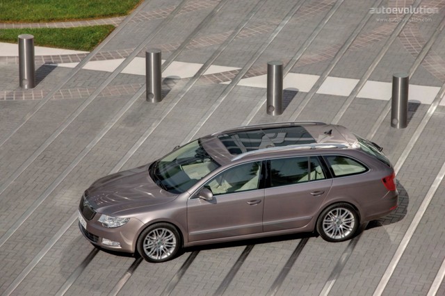 Skoda Superb Combi / Scout photo 1