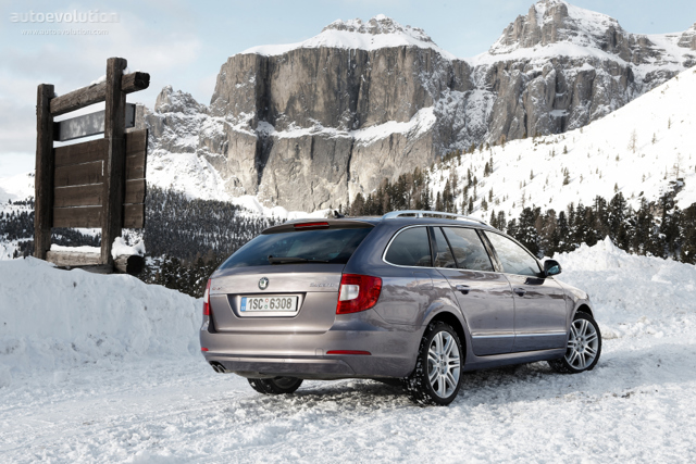 Skoda Superb Combi / Scout photo 14