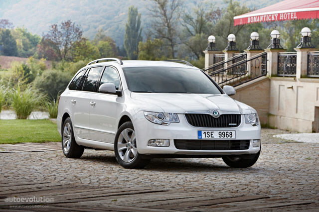 Skoda Superb Combi / Scout photo 22