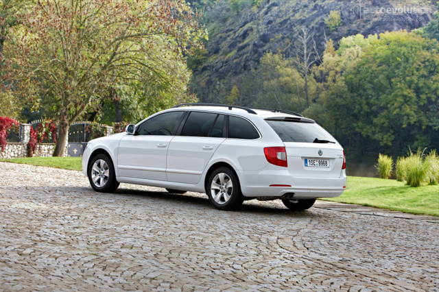 Skoda Superb Combi / Scout photo 24