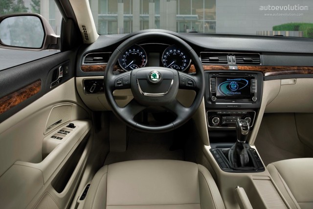 Skoda Superb Combi / Scout photo 36