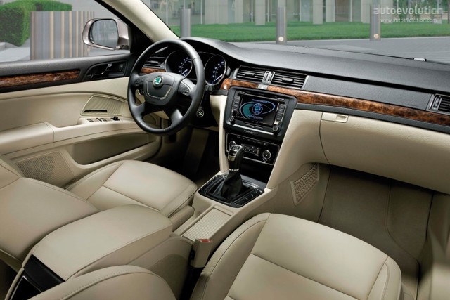 Skoda Superb Combi / Scout photo 37