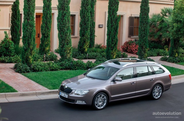 Skoda Superb Combi / Scout photo 4