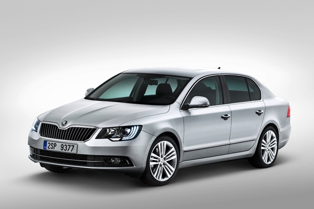 Skoda Superb Combi / Scout photo 2