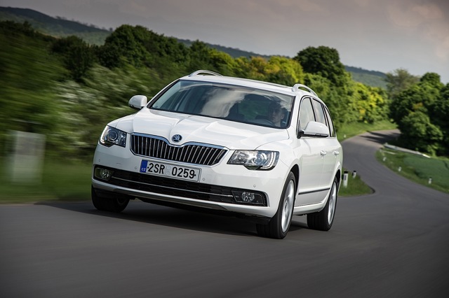 Skoda Superb Combi / Scout photo 21