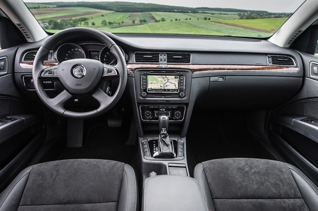 Skoda Superb Combi / Scout photo 50