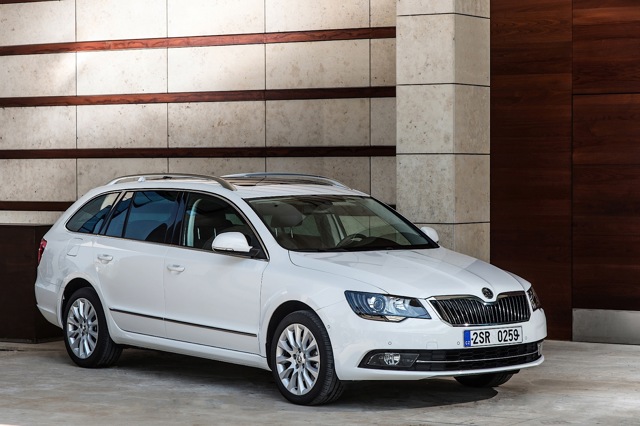 Skoda Superb Combi / Scout photo 33