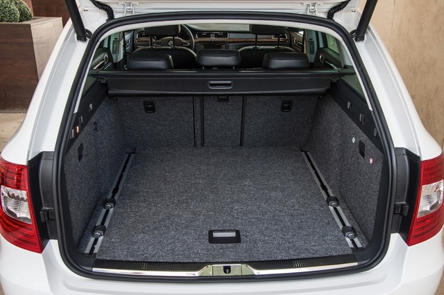 Skoda Superb Combi / Scout photo 53