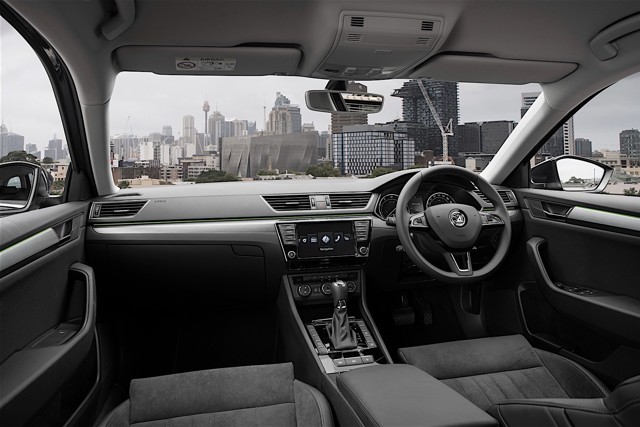 Skoda Superb Combi / Scout photo 53