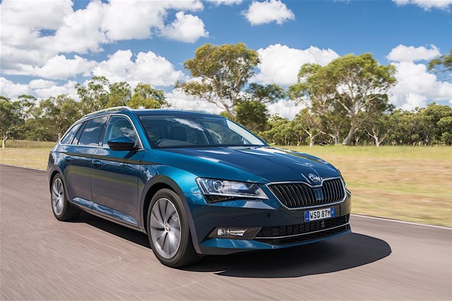 Skoda Superb Combi / Scout photo 3