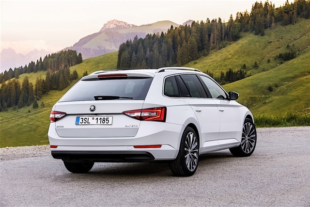 Skoda Superb Combi / Scout photo 6