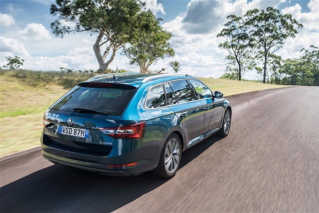 Skoda Superb Combi / Scout photo 8