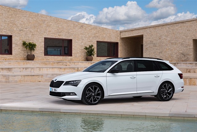 Skoda Superb Combi / Scout photo 9