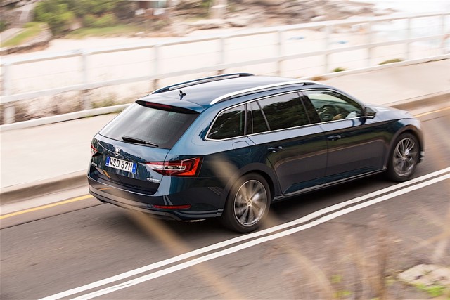 Skoda Superb Combi / Scout photo 11