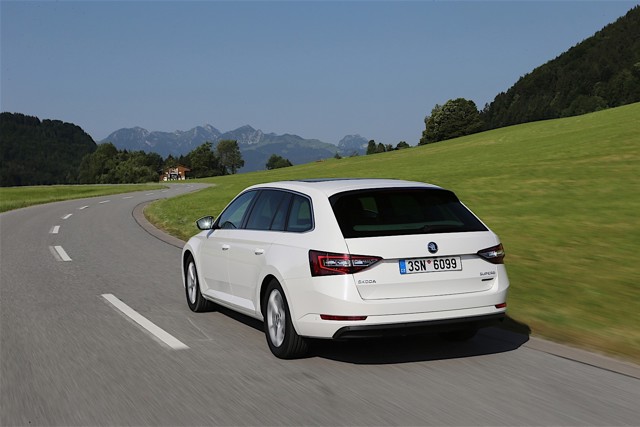 Skoda Superb Combi / Scout photo 14