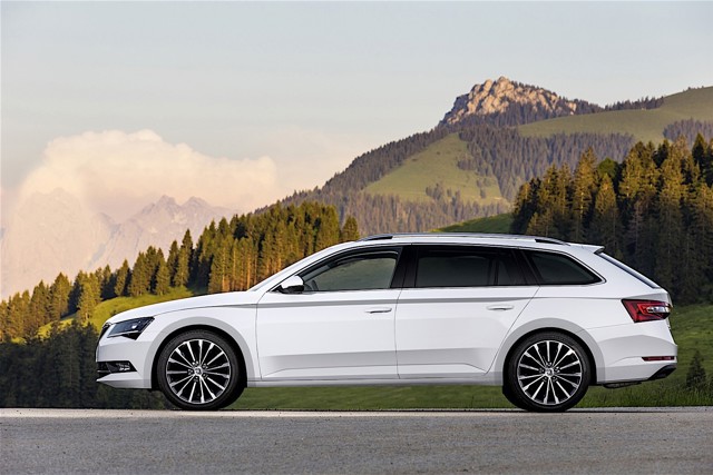 Skoda Superb Combi / Scout photo 16